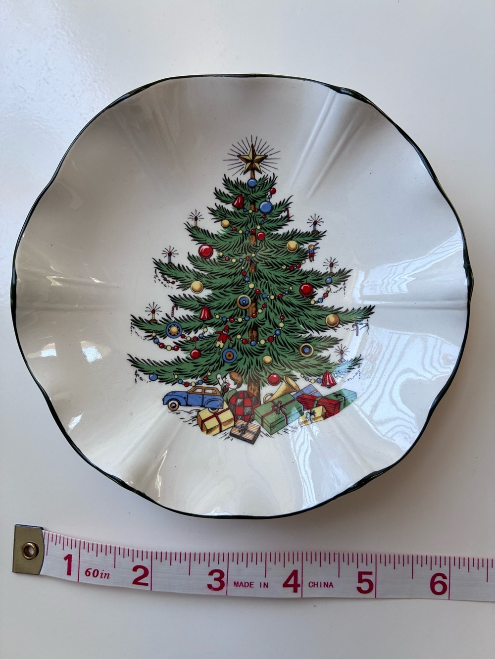 Cuthbertson Original Christmas Tree Fluted Holiday Candy Dish - Picture 3 of 3